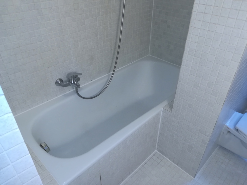 Silikonfugen Erneuerung Badewanne Badezimmer 02